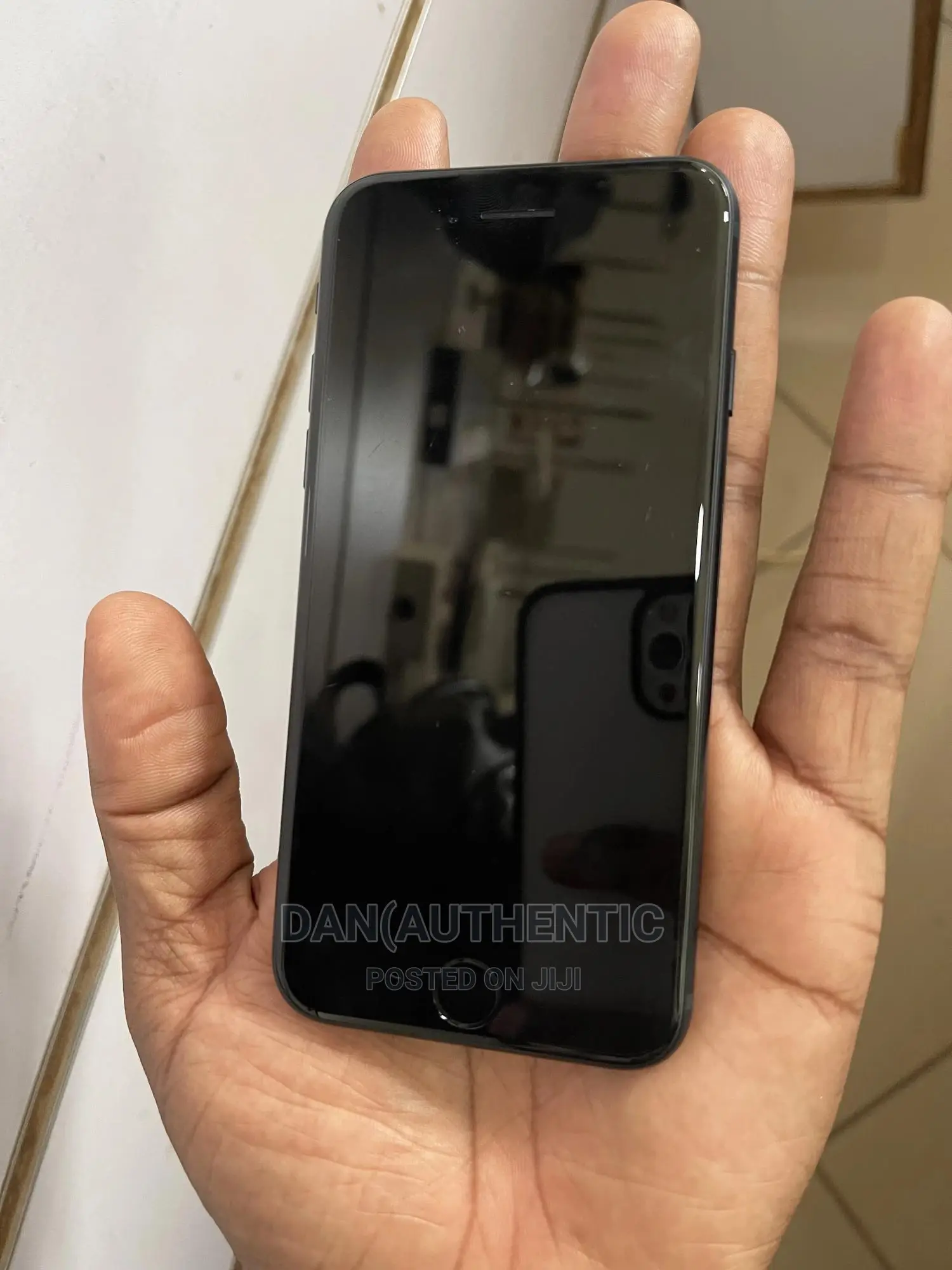 New Apple iPhone SE 2022 128 GB Black