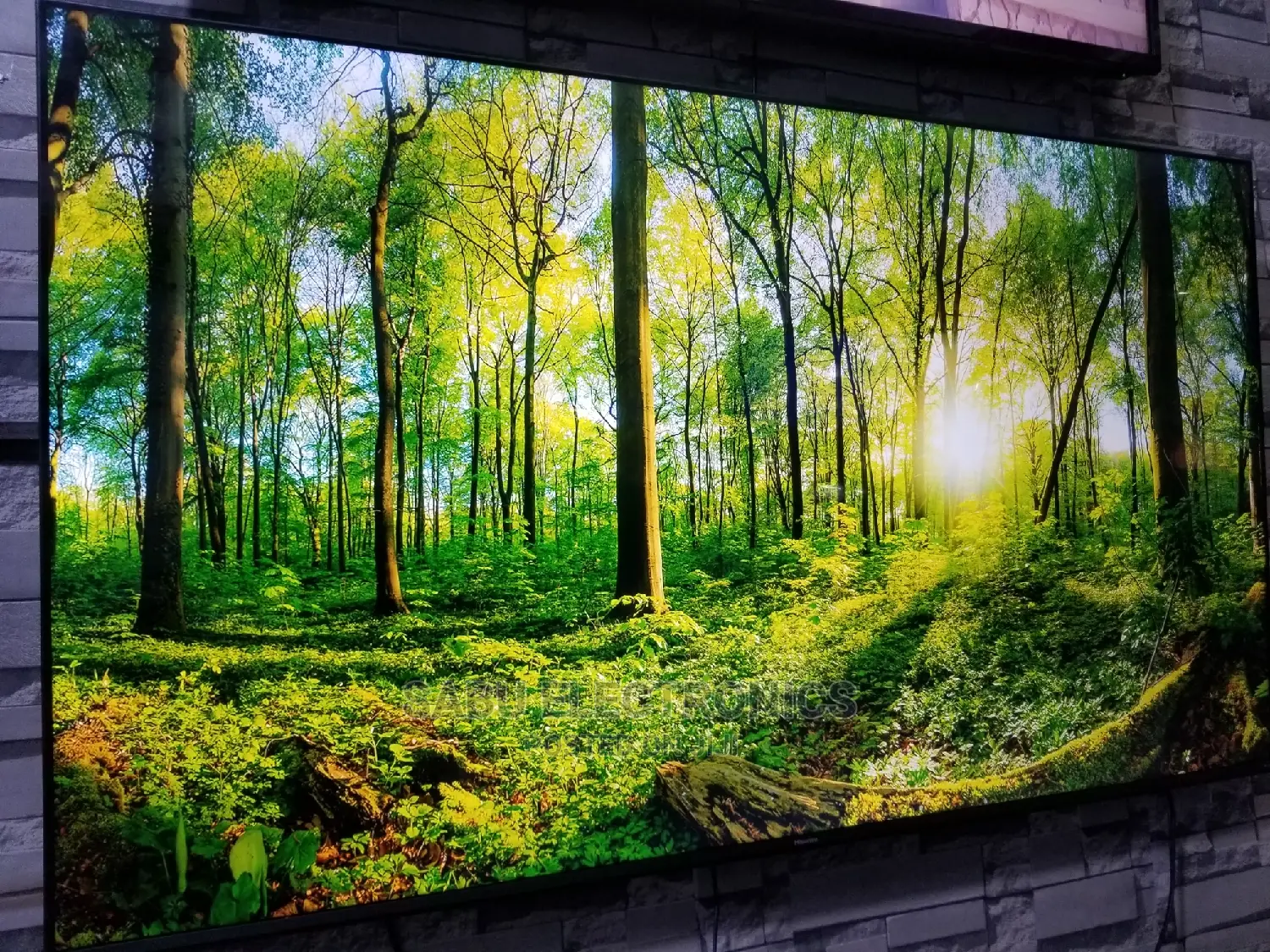 Hisense 65 Inch Smart Frameless- Used for 3 Months