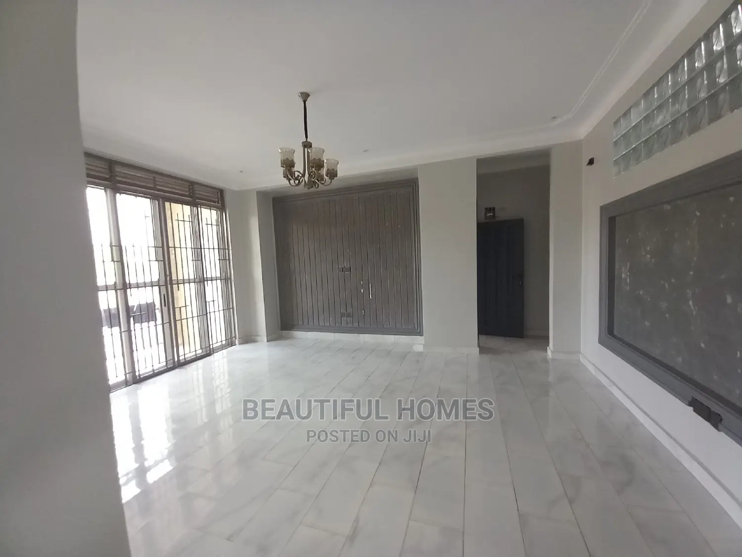 Furnished 5bdrm Duplex in Kyanja Corporate, Central Division for Sale