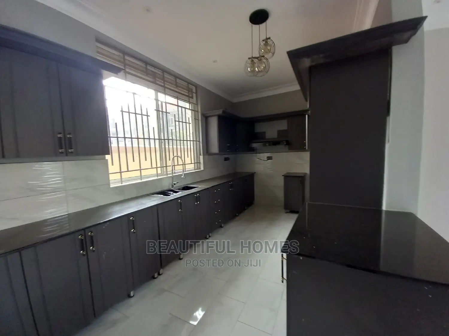 Furnished 5bdrm Duplex in Kyanja Corporate, Central Division for Sale