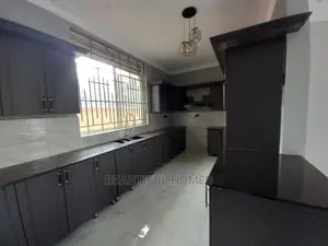 Furnished 5bdrm Duplex in Kyanja Corporate, Central Division for Sale