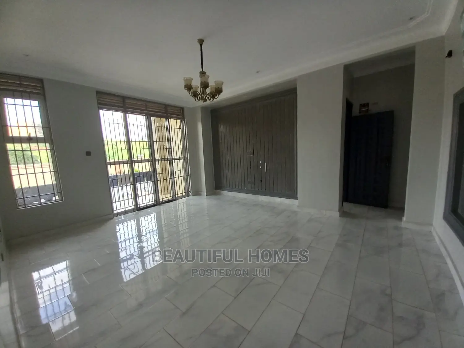 Furnished 5bdrm Duplex in Kyanja Corporate, Central Division for Sale