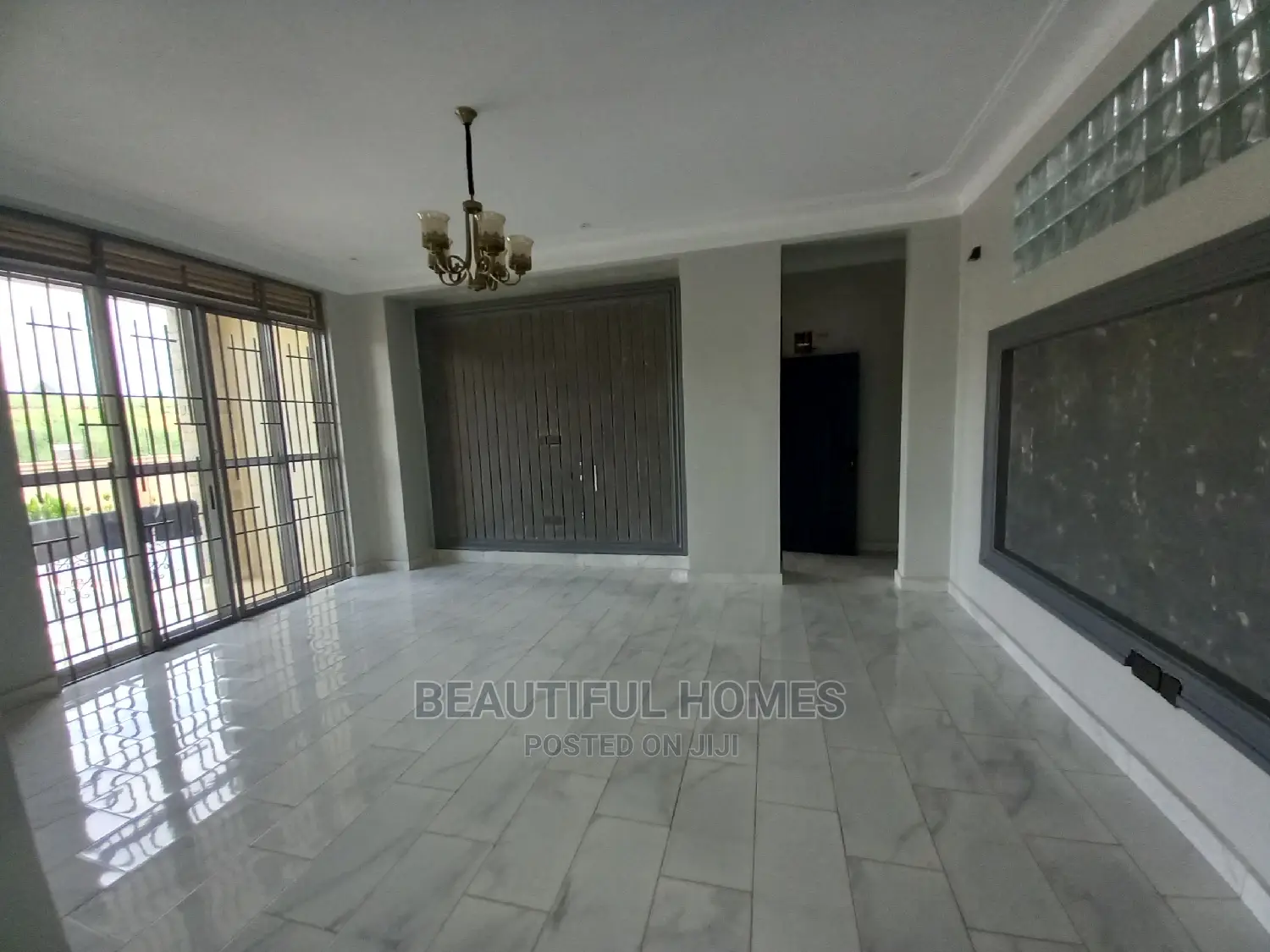 Furnished 5bdrm Duplex in Kyanja Corporate, Central Division for Sale