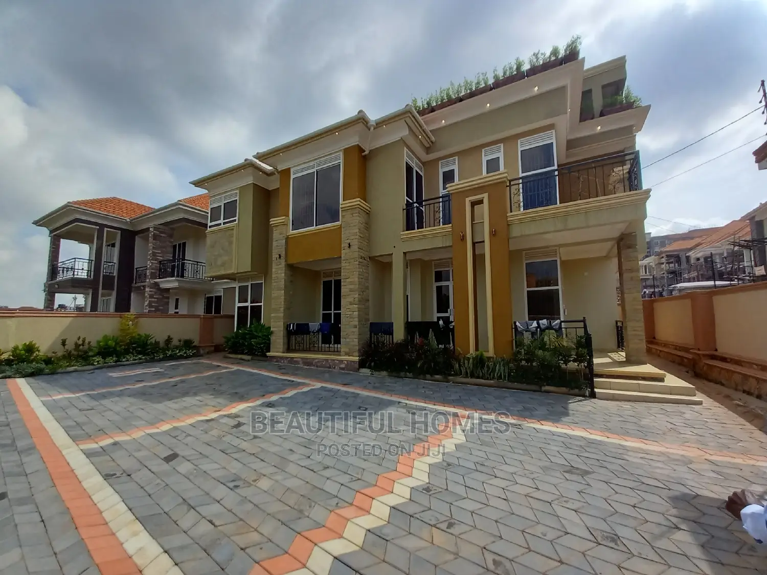 Furnished 5bdrm House in Kyanja, Central Division for Sale