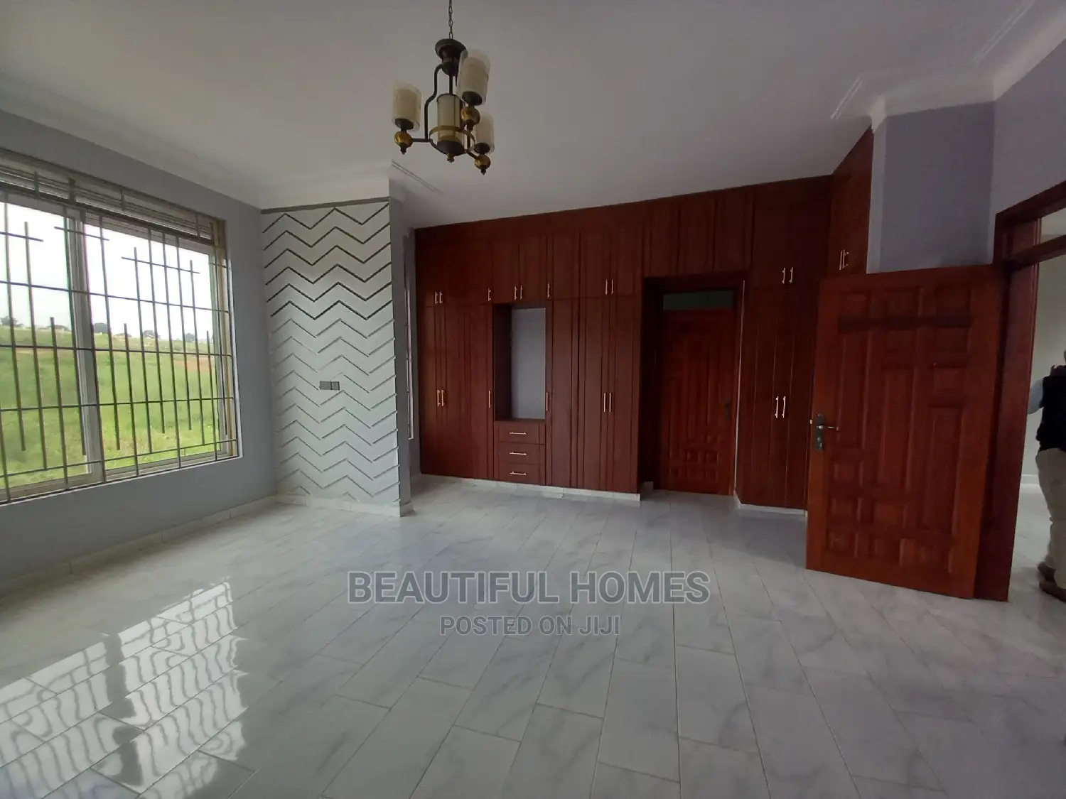 Furnished 5bdrm House in Kyanja, Central Division for Sale