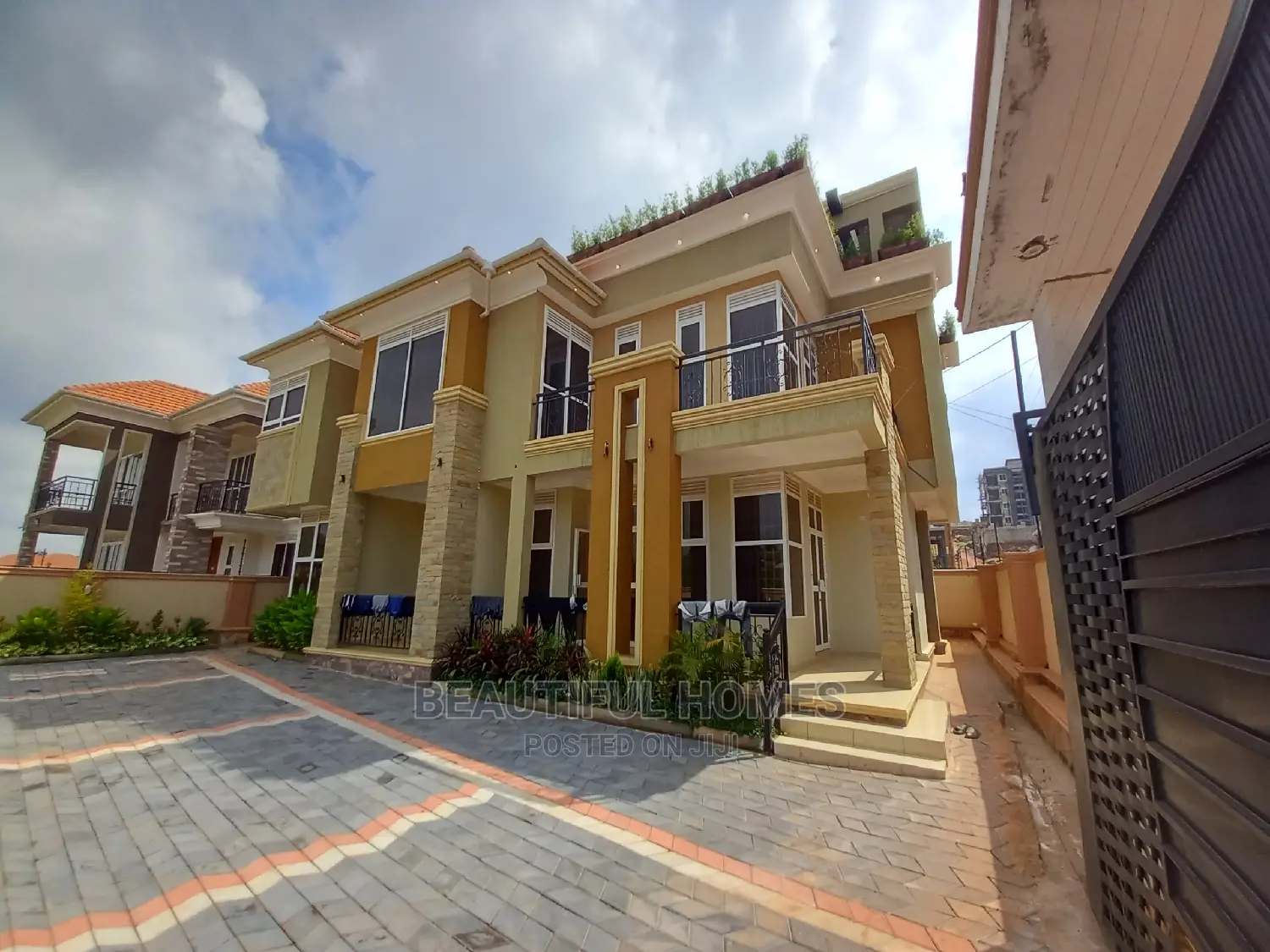 Furnished 5bdrm House in Kyanja, Central Division for Sale