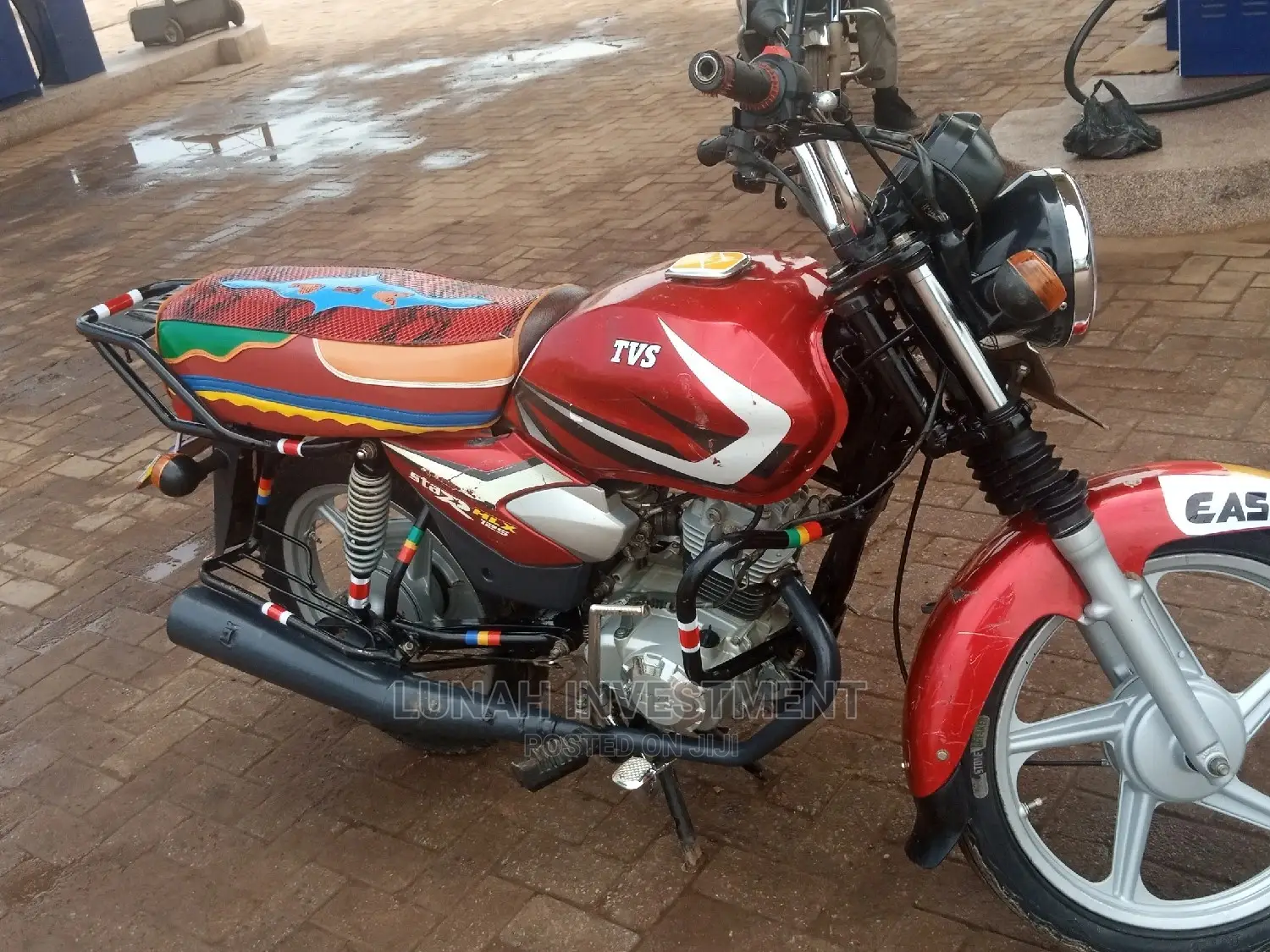 New TVS HLX 125 2021 Red
