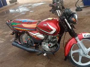 New TVS HLX 125 2021 Red