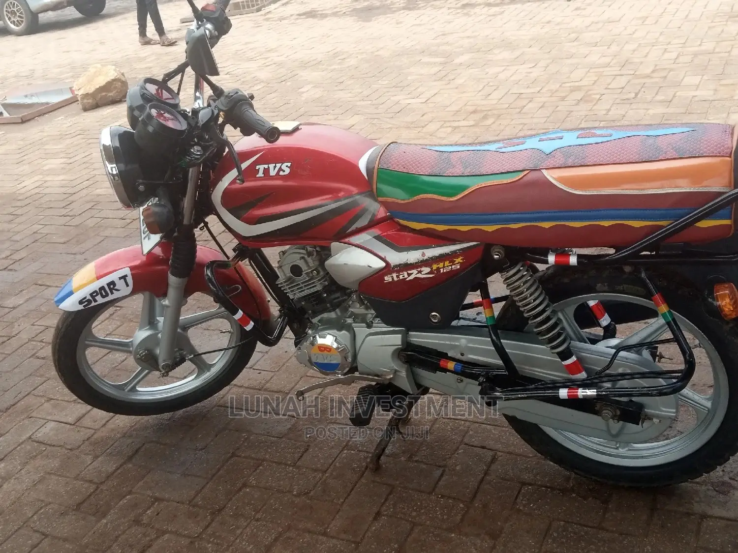 New TVS HLX 125 2021 Red