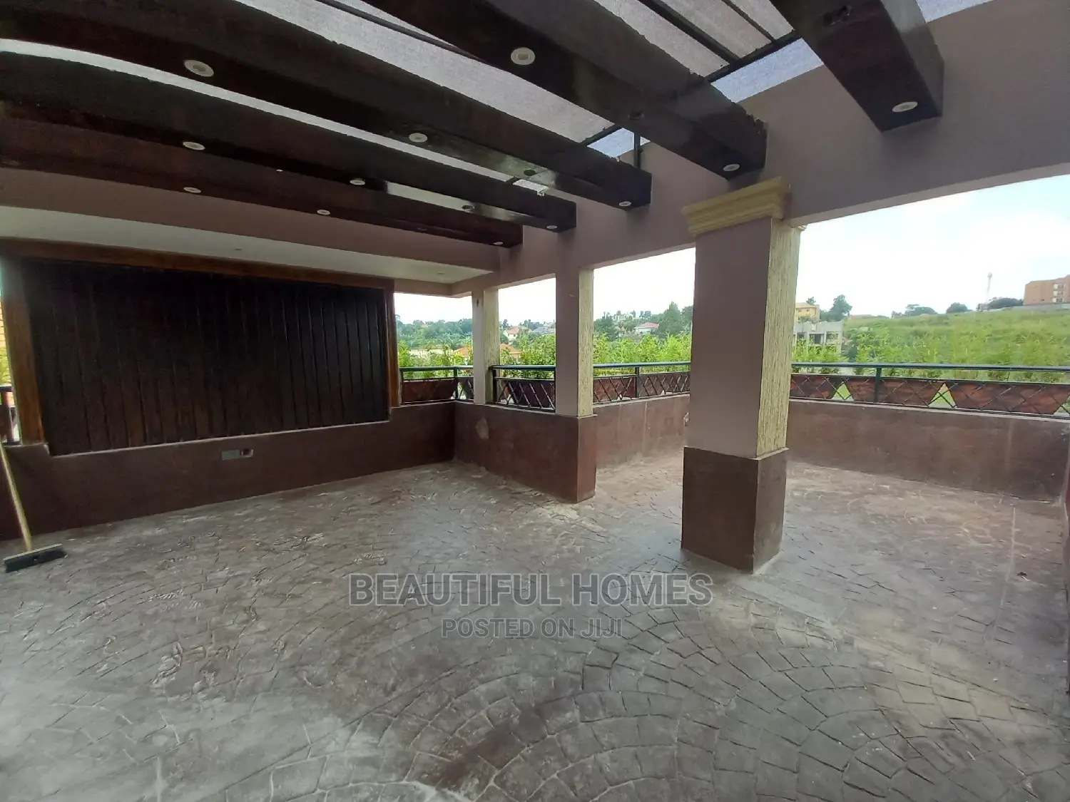 Furnished 5bdrm Mansion in Kyanja, Central Division for Sale