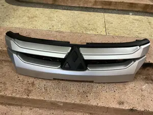 Mitsubishi L200 2020 - 2023 Grille