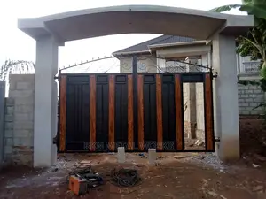 Gate Slidding and Opening