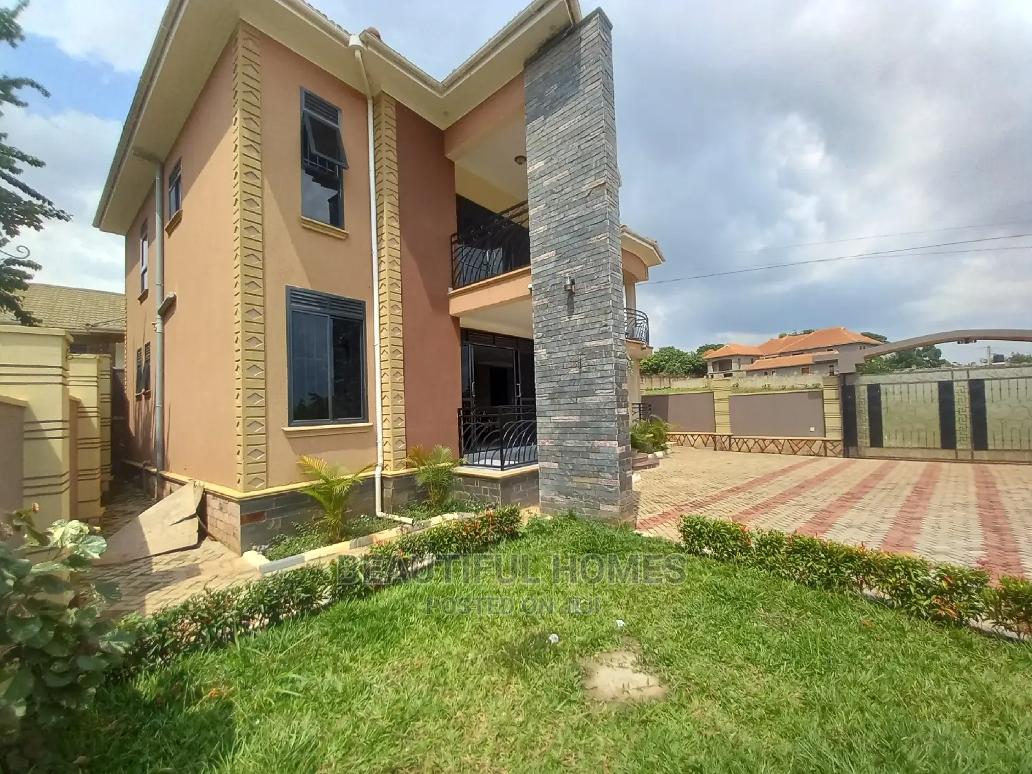 Furnished 5bdrm House in Najjera, Central Division for Sale