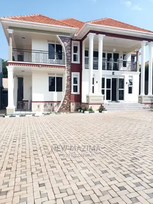 7bdrm Maisonette in Seguku Ntebe Rd, Central Division for Sale