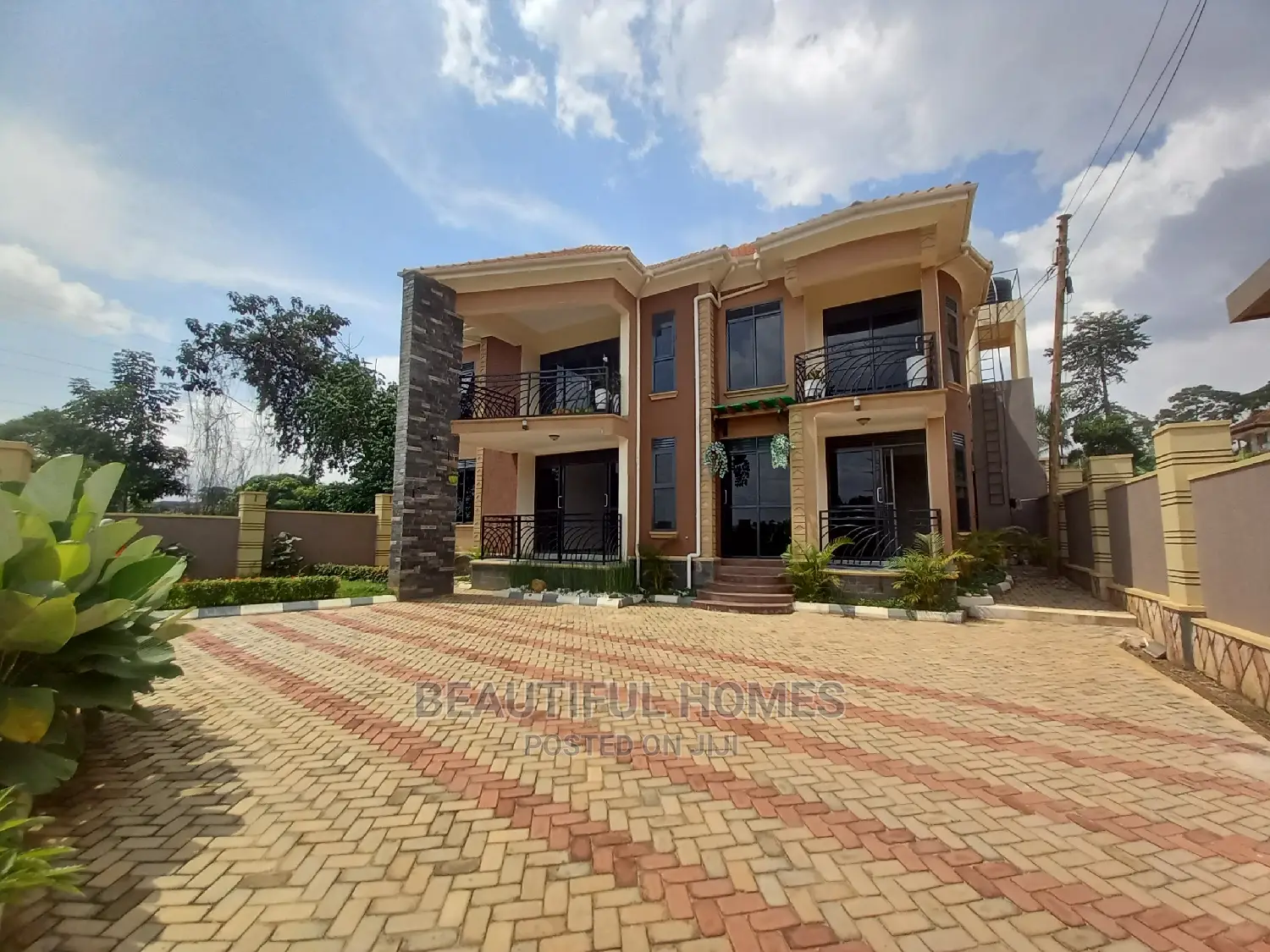 Furnished 5bdrm Mansion in Najjera, Central Division for Sale