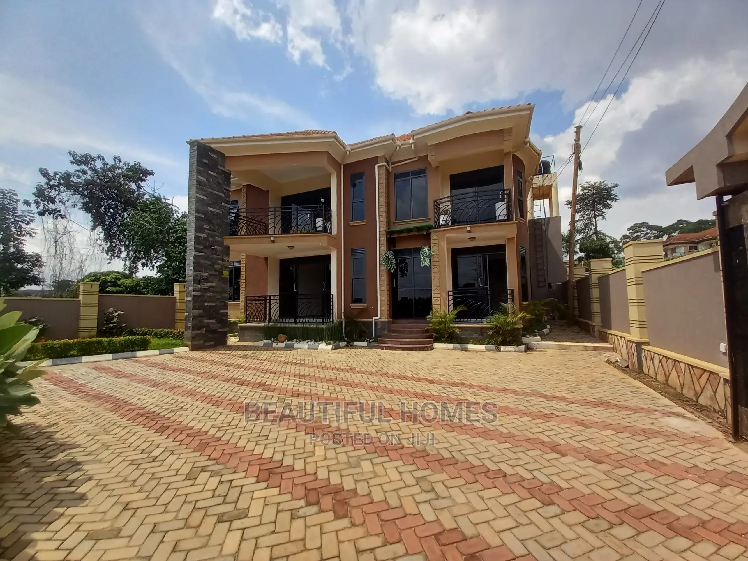 Furnished 5bdrm Mansion in Najjera, Central Division for Sale