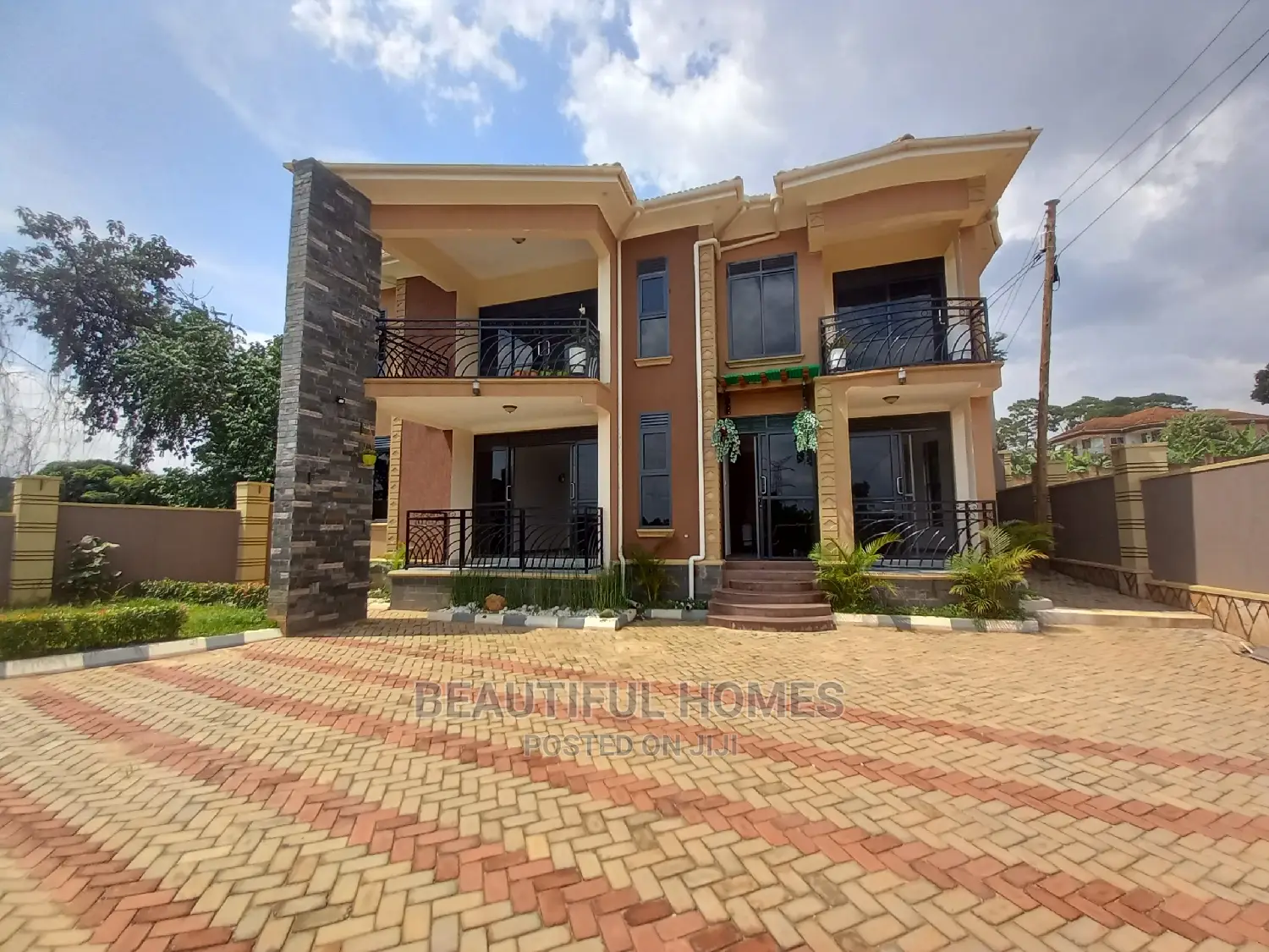 Furnished 5bdrm Mansion in Najjera, Central Division for Sale