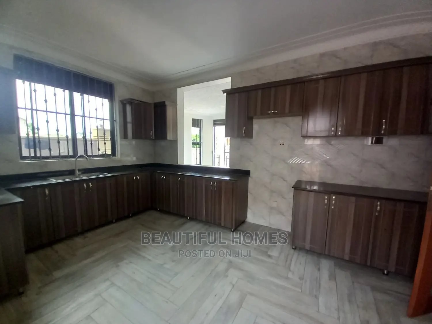 Furnished 5bdrm Mansion in Najjera, Central Division for Sale