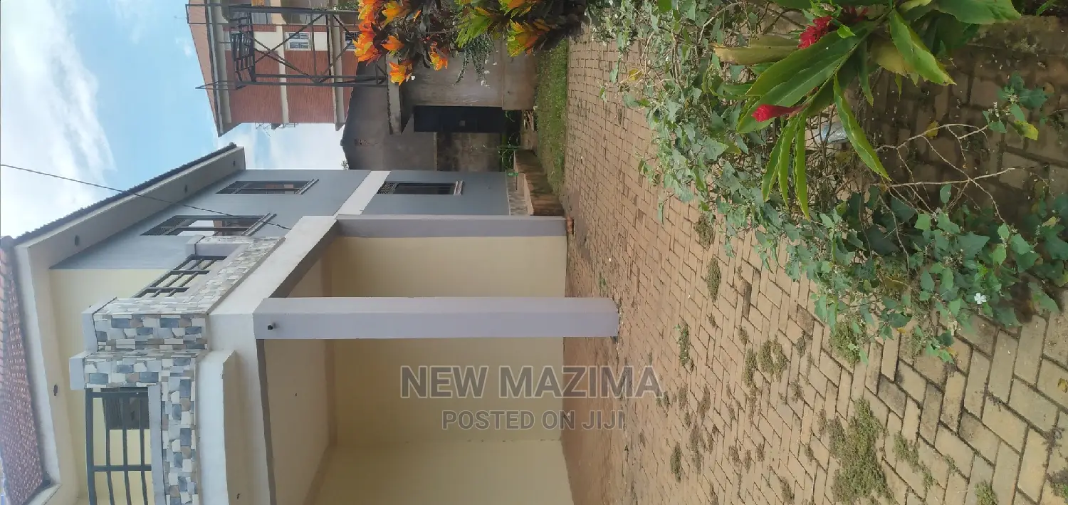 4bdrm Block of Flats in Nkumba Heights, Central Division for Sale