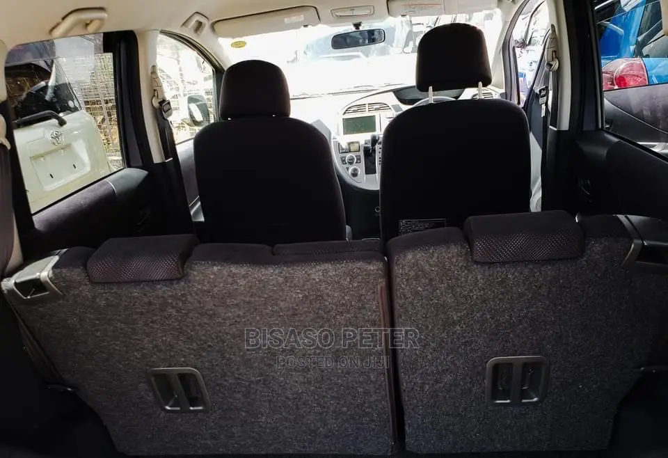 Toyota Ractis 2008 Gray
