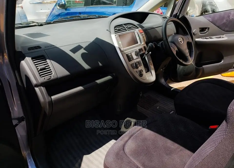 Toyota Ractis 2008 Gray
