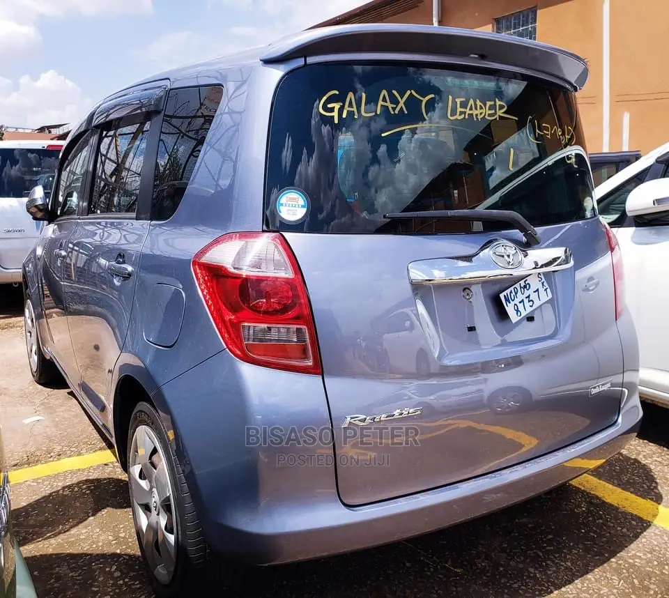Toyota Ractis 2008 Gray