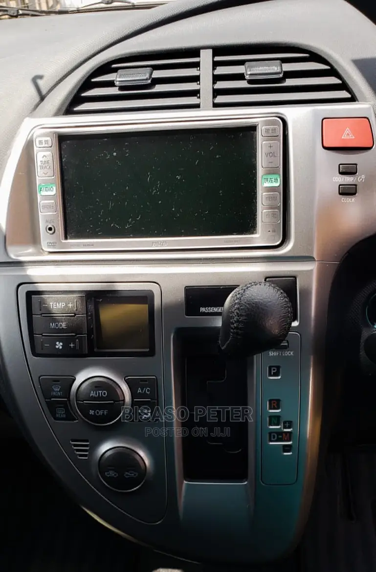 Toyota Ractis 2008 Gray