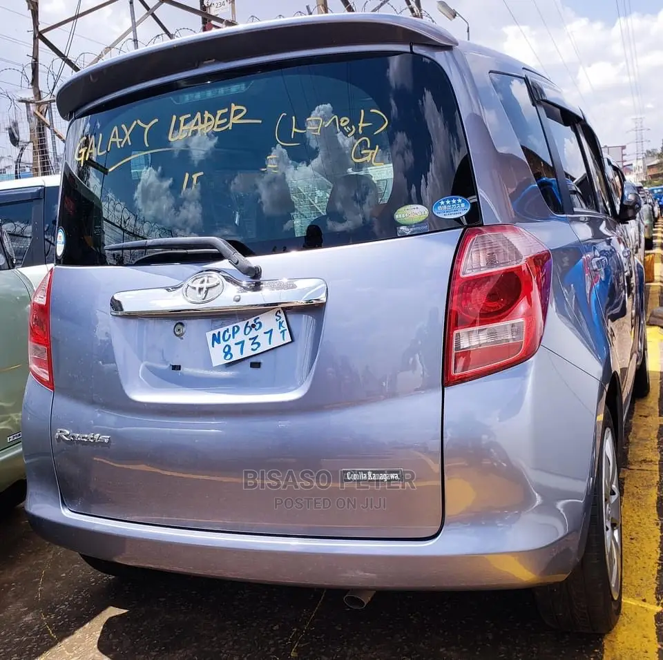 Toyota Ractis 2008 Gray
