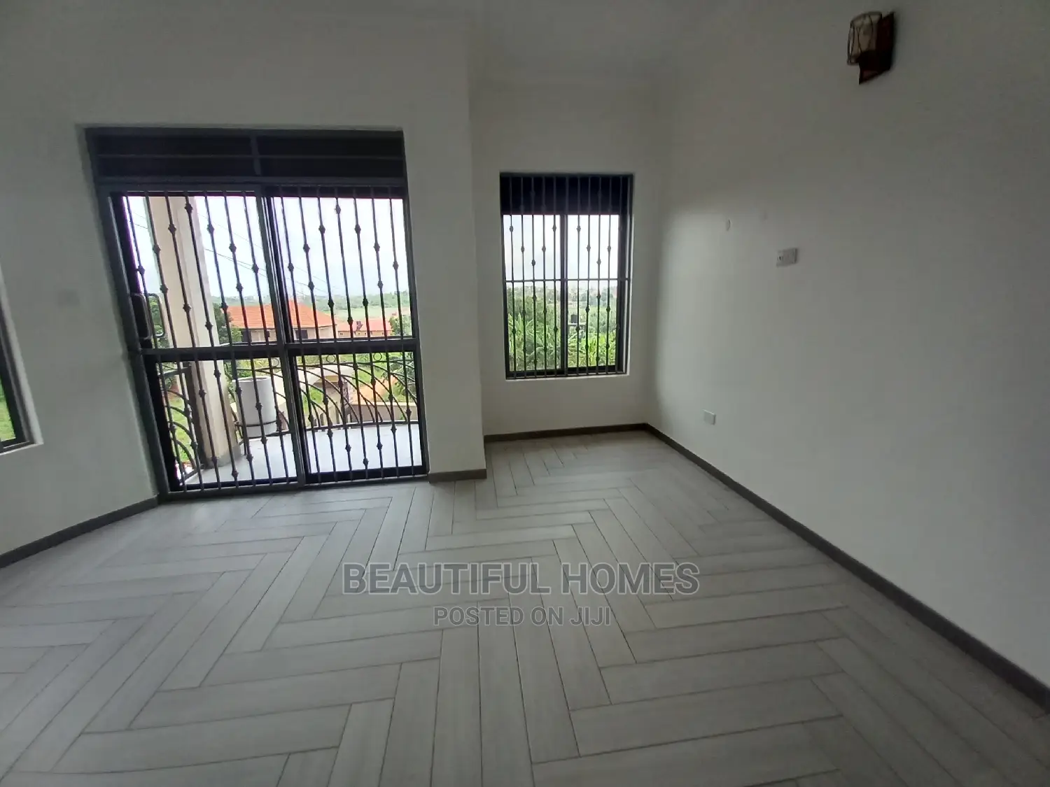 Furnished 5bdrm Mansion in Najjera, Central Division for Sale