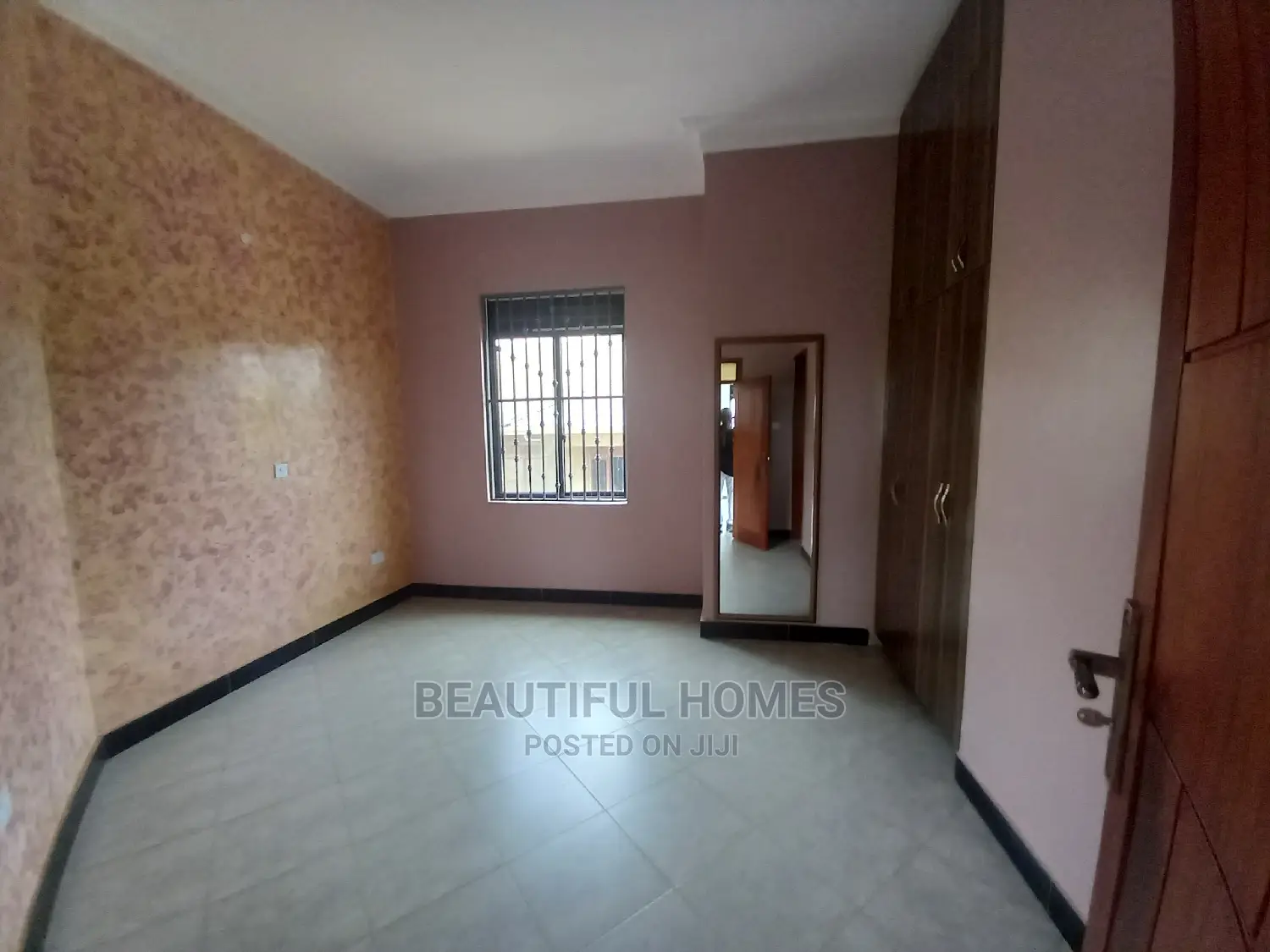 Furnished 5bdrm Mansion in Najjera, Central Division for Sale