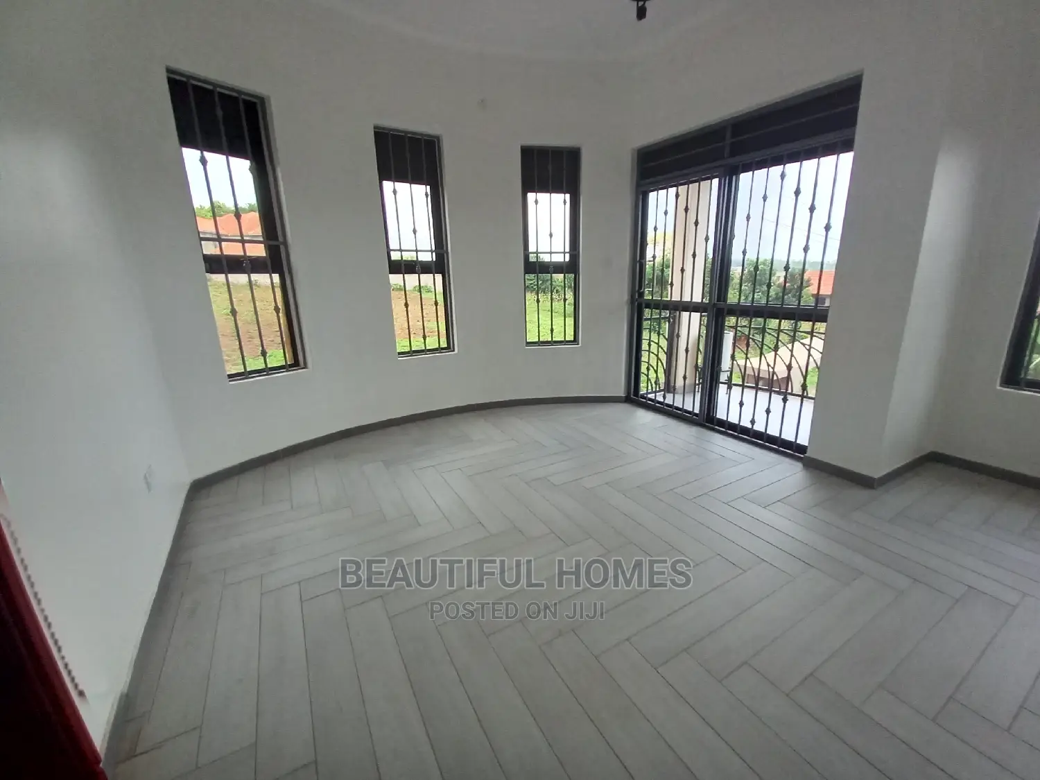 Furnished 5bdrm Mansion in Najjera, Central Division for Sale