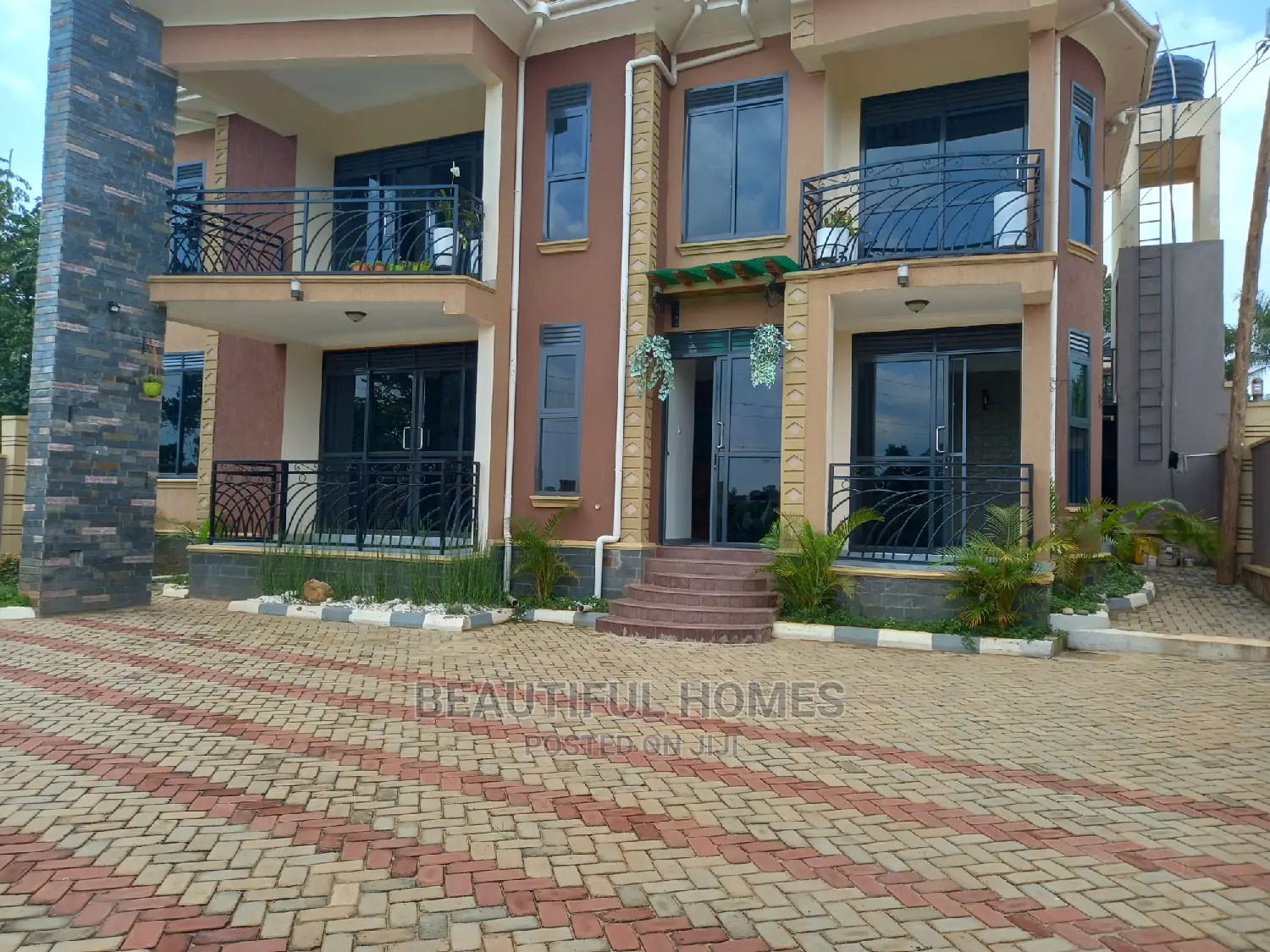 Furnished 5bdrm Mansion in Najjera, Central Division for Sale
