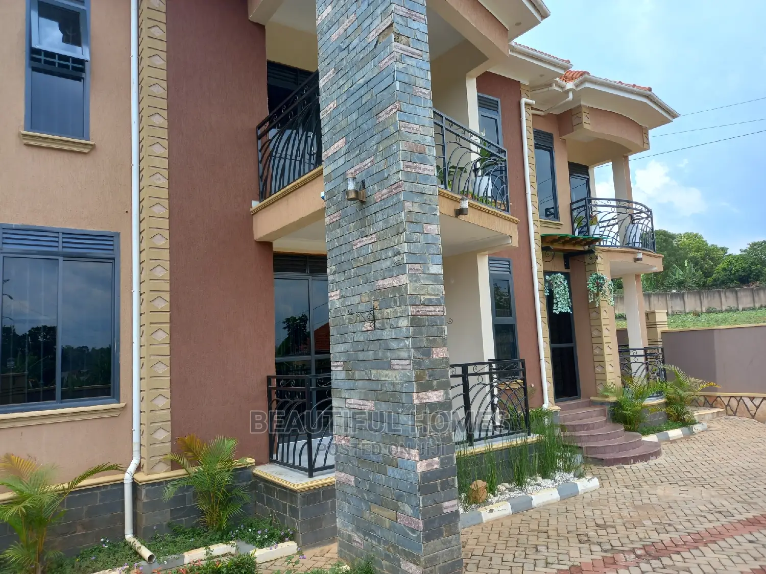 Furnished 5bdrm Mansion in Najjera, Central Division for Sale