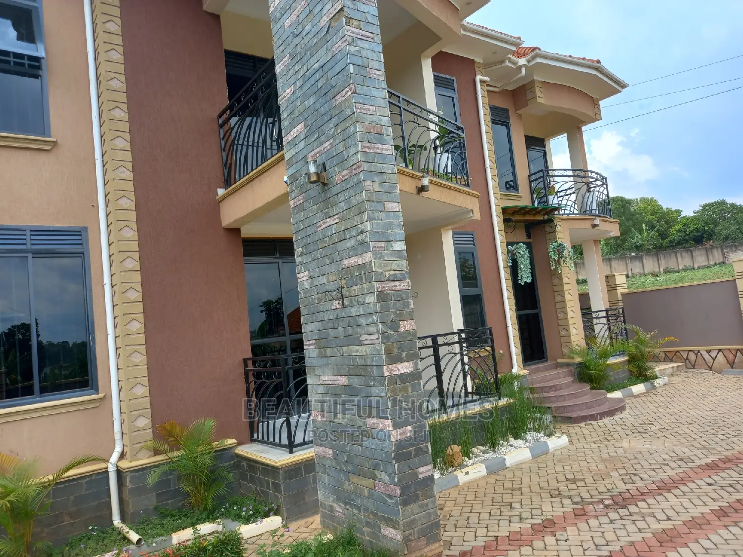 Furnished 5bdrm Mansion in Najjera, Central Division for Sale