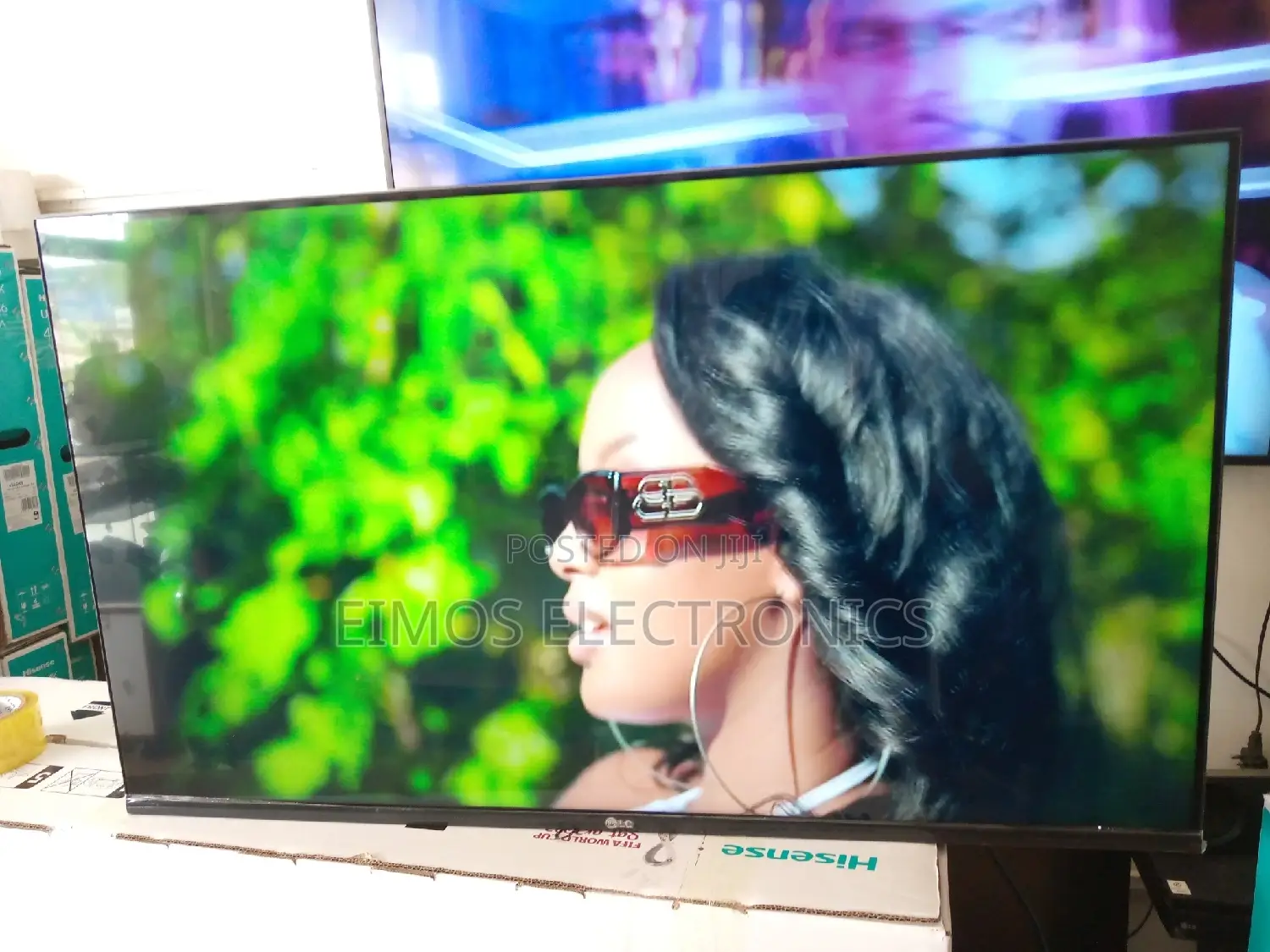 It a 43" Lg Digital Tv