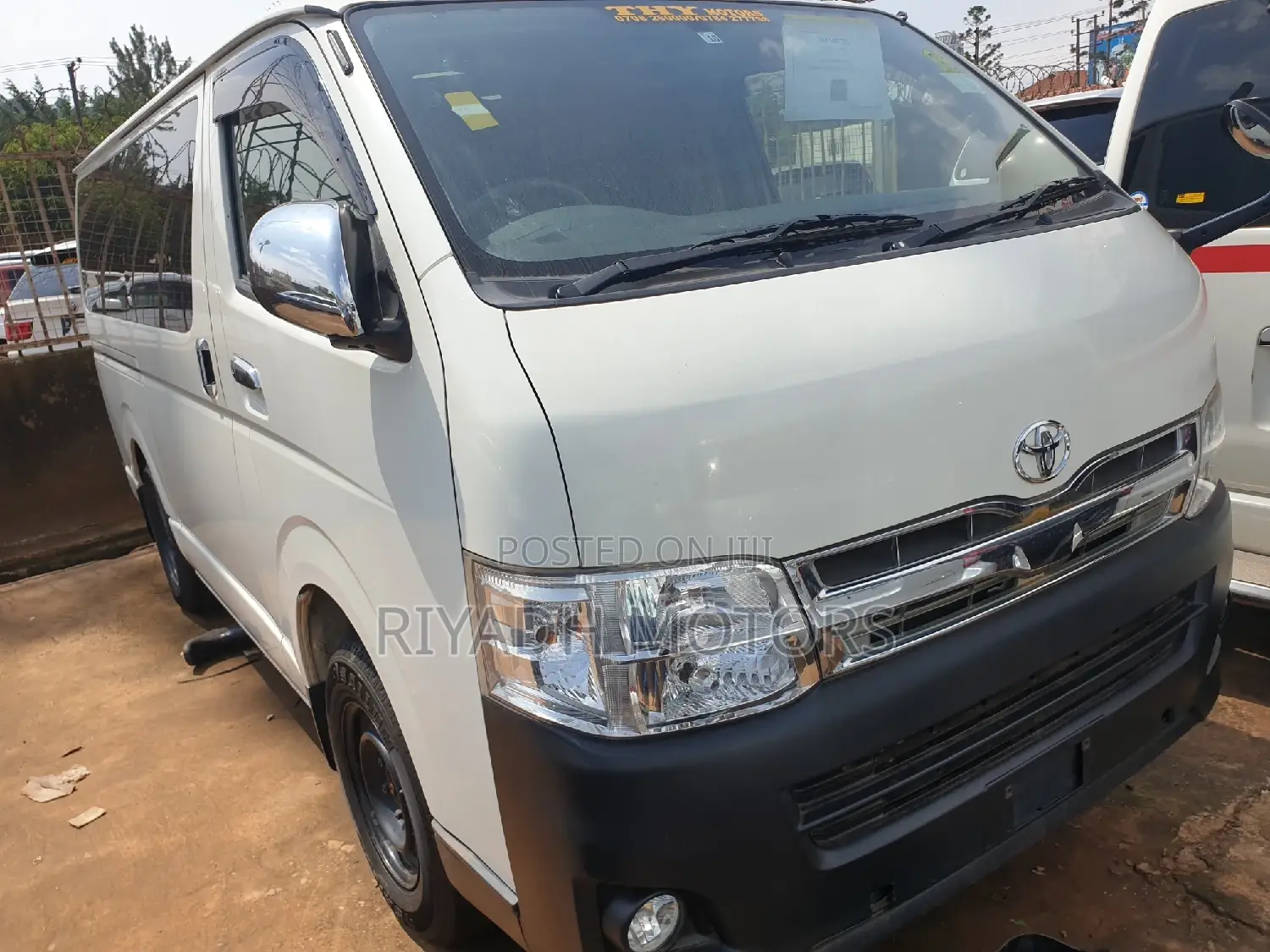 Toyota HiAce 2013 White