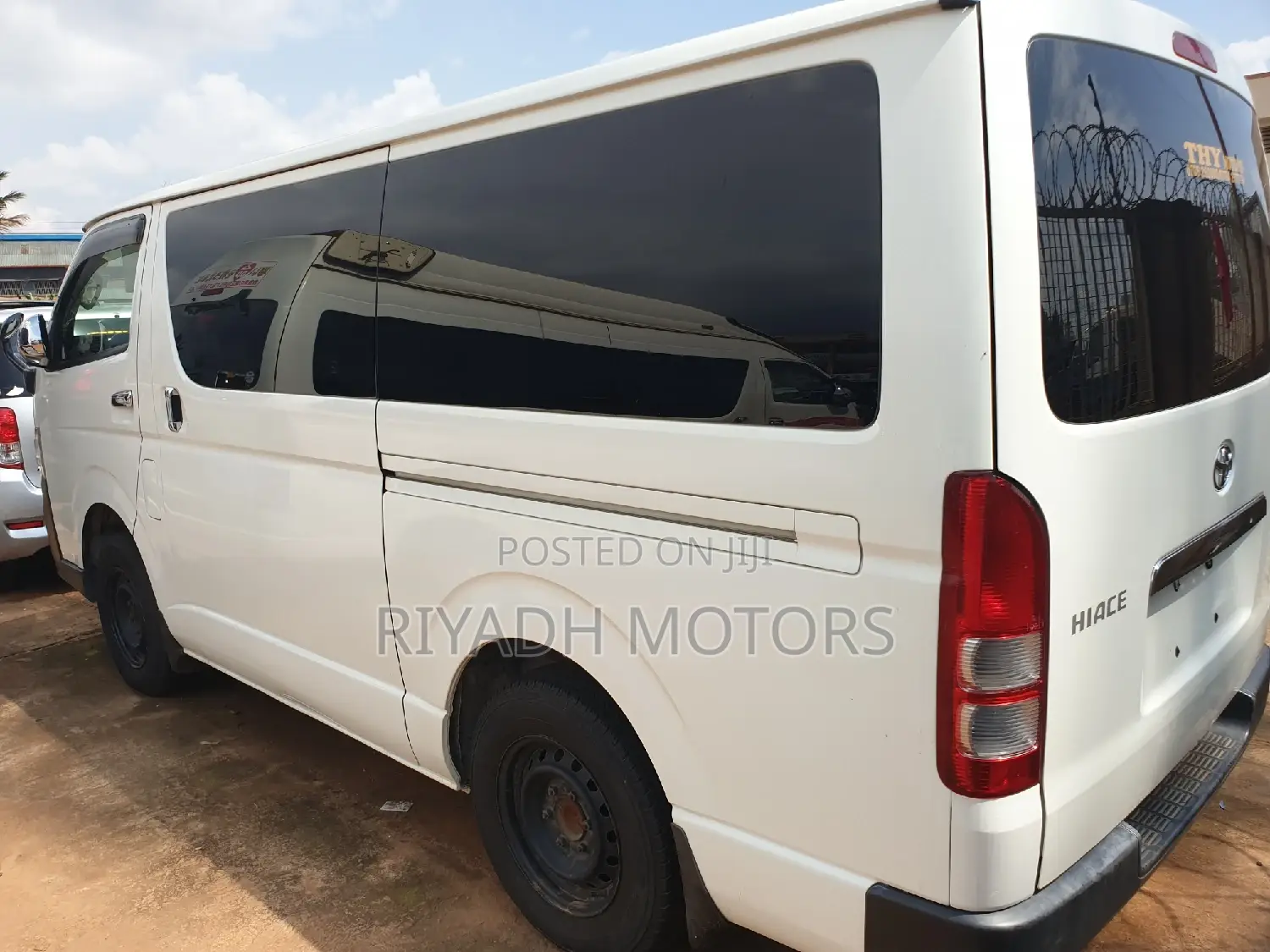 Toyota HiAce 2013 White