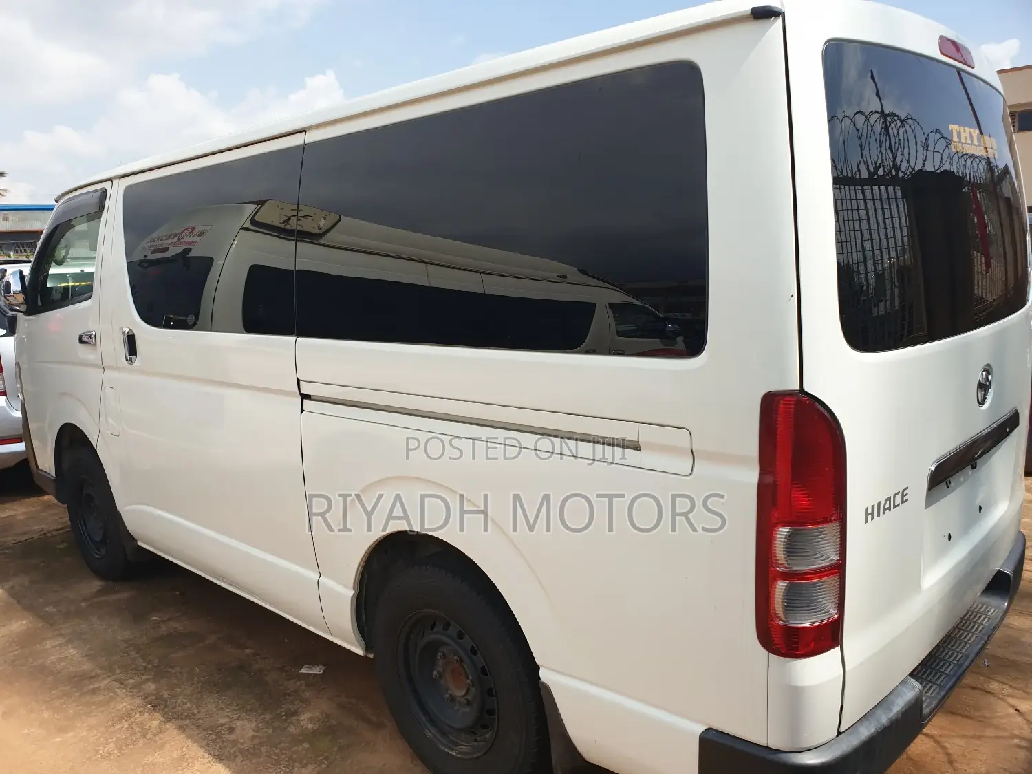 Toyota HiAce 2013 White