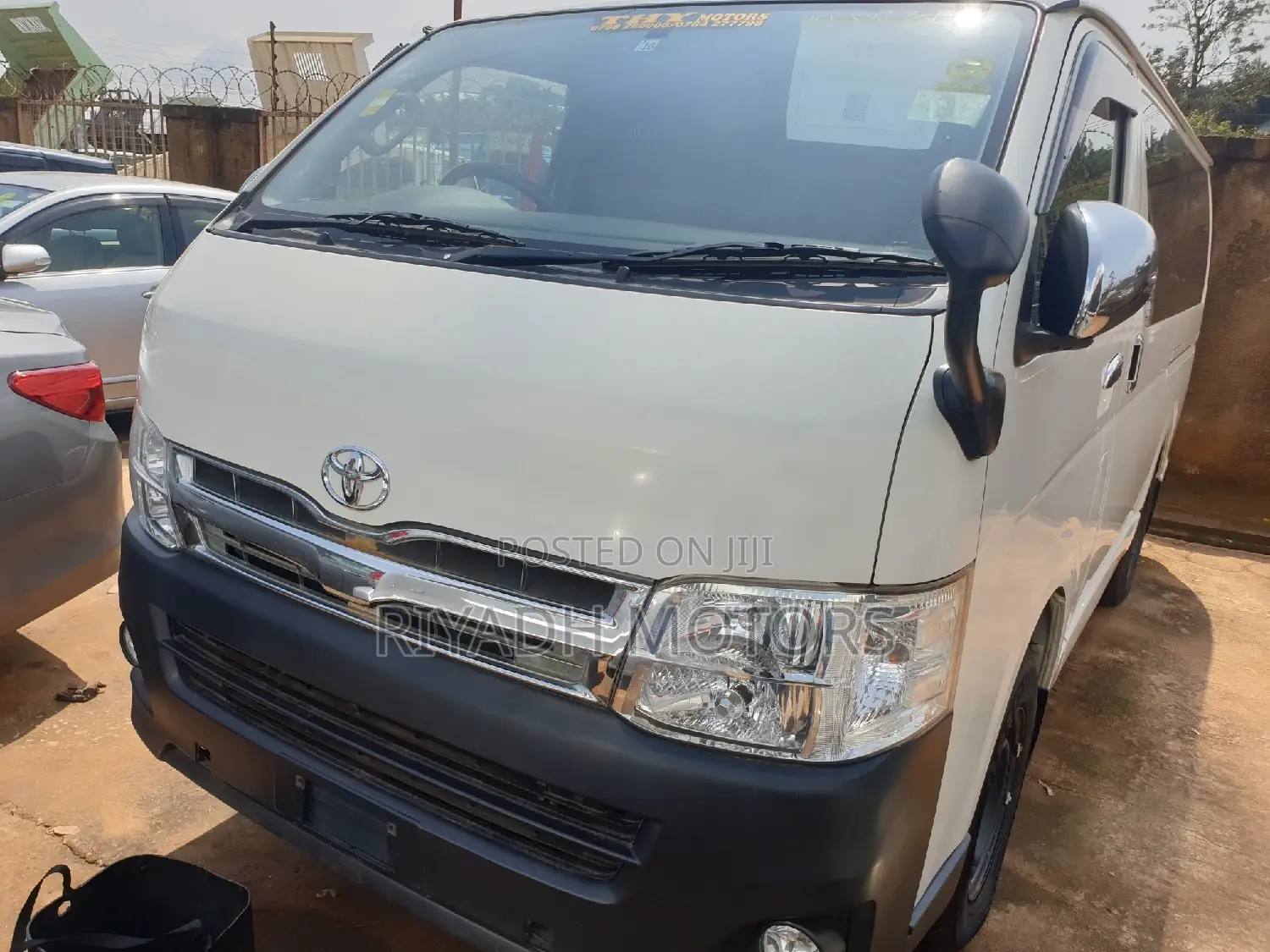 Toyota HiAce 2013 White