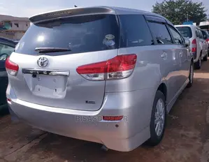 Toyota Wish 2009 Silver