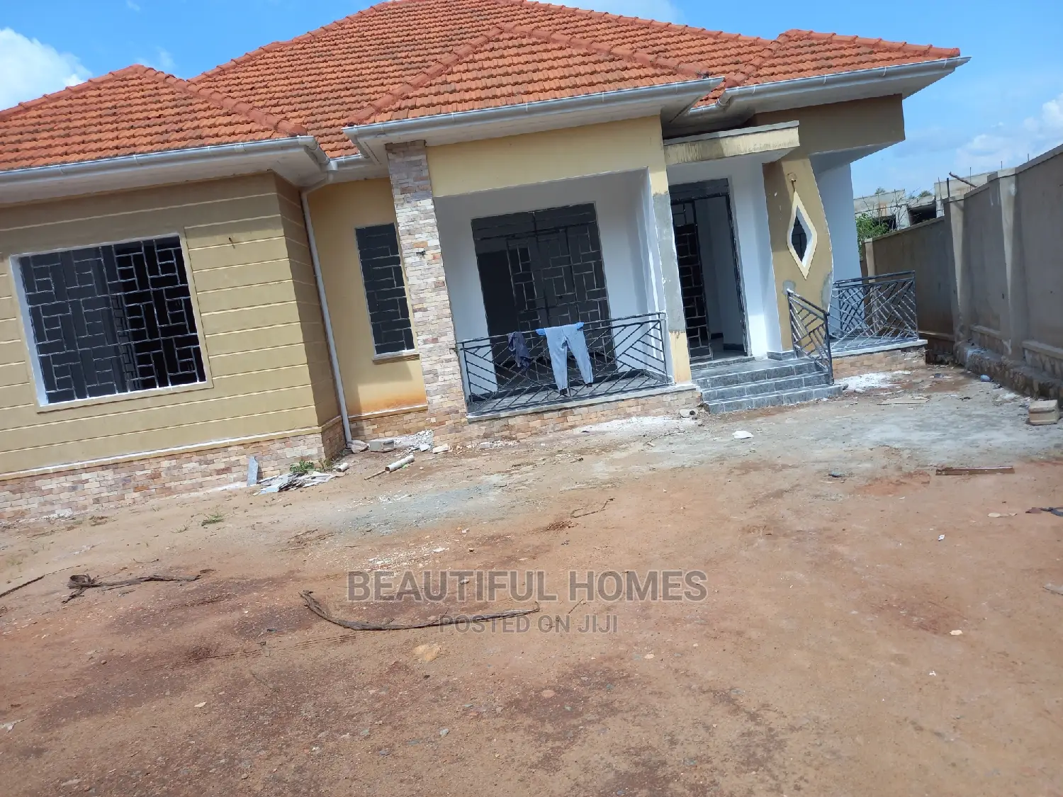 Furnished 4bdrm Bungalow in Kira All Tarmack for Sale