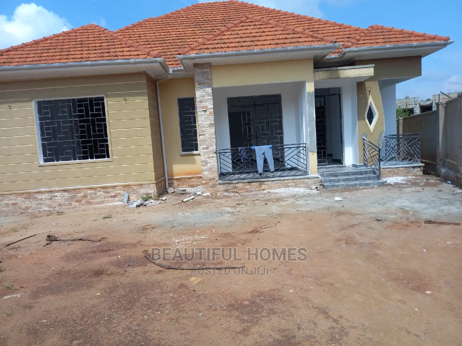Furnished 4bdrm Bungalow in Kira All Tarmack for Sale
