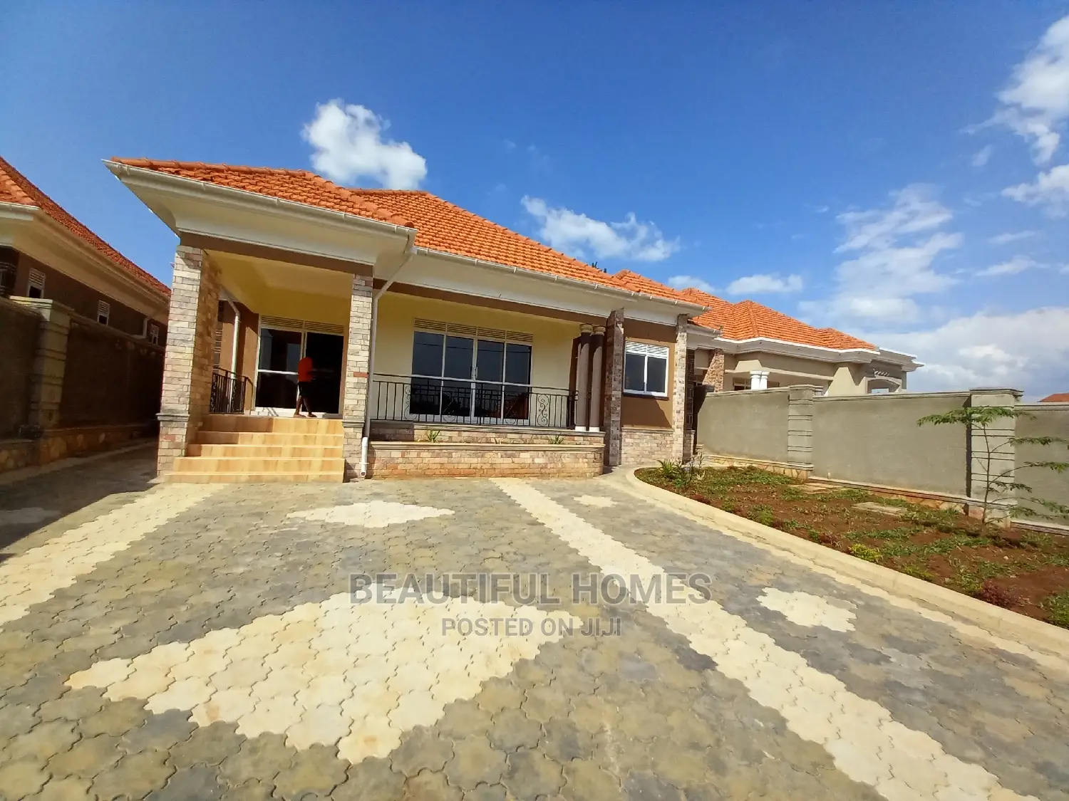 Furnished 4bdrm House in Kira Corporate for Sale