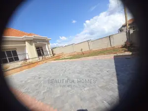 Furnished 4bdrm House in Kira Corporate for Sale