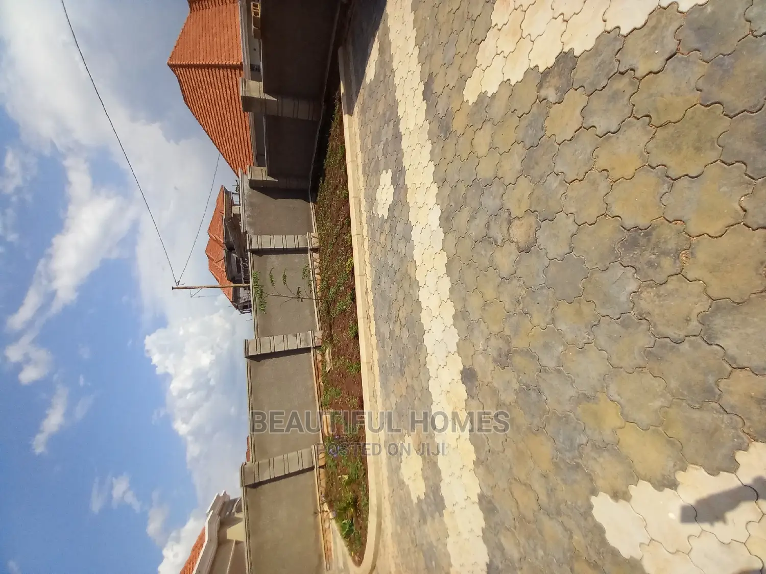 Furnished 4bdrm House in Kira Corporate for Sale