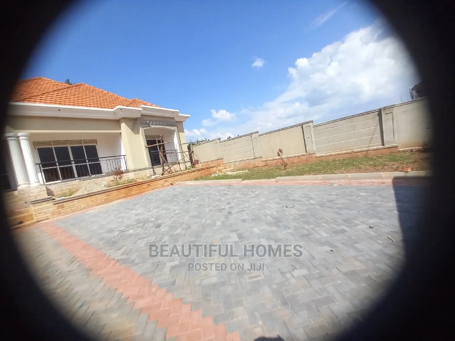 Furnished 4bdrm Bungalow in Kira for Sale