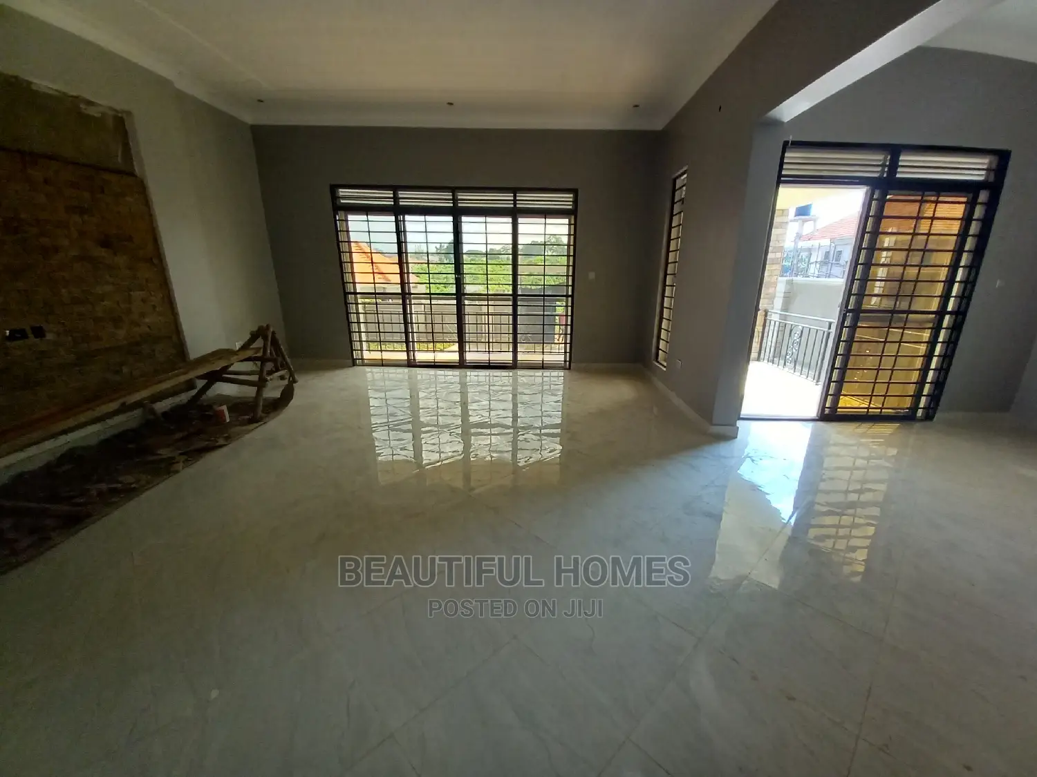 Furnished 4bdrm Bungalow in Kira for Sale