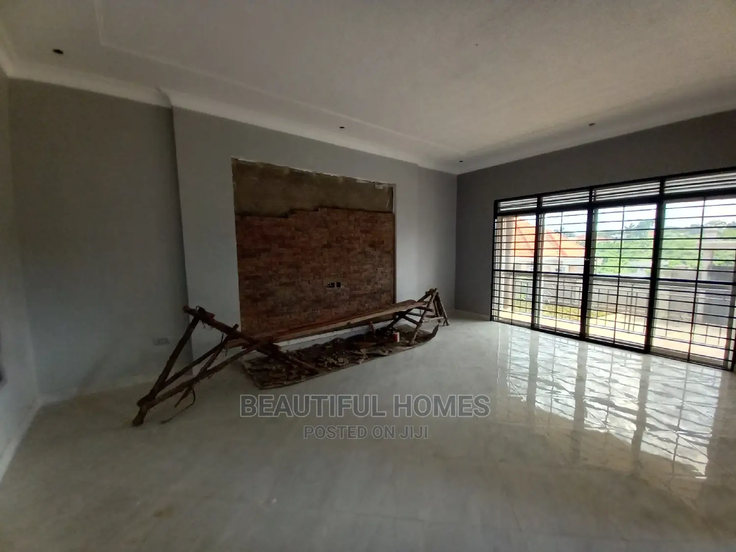 Furnished 4bdrm Mansion in Kira for Sale