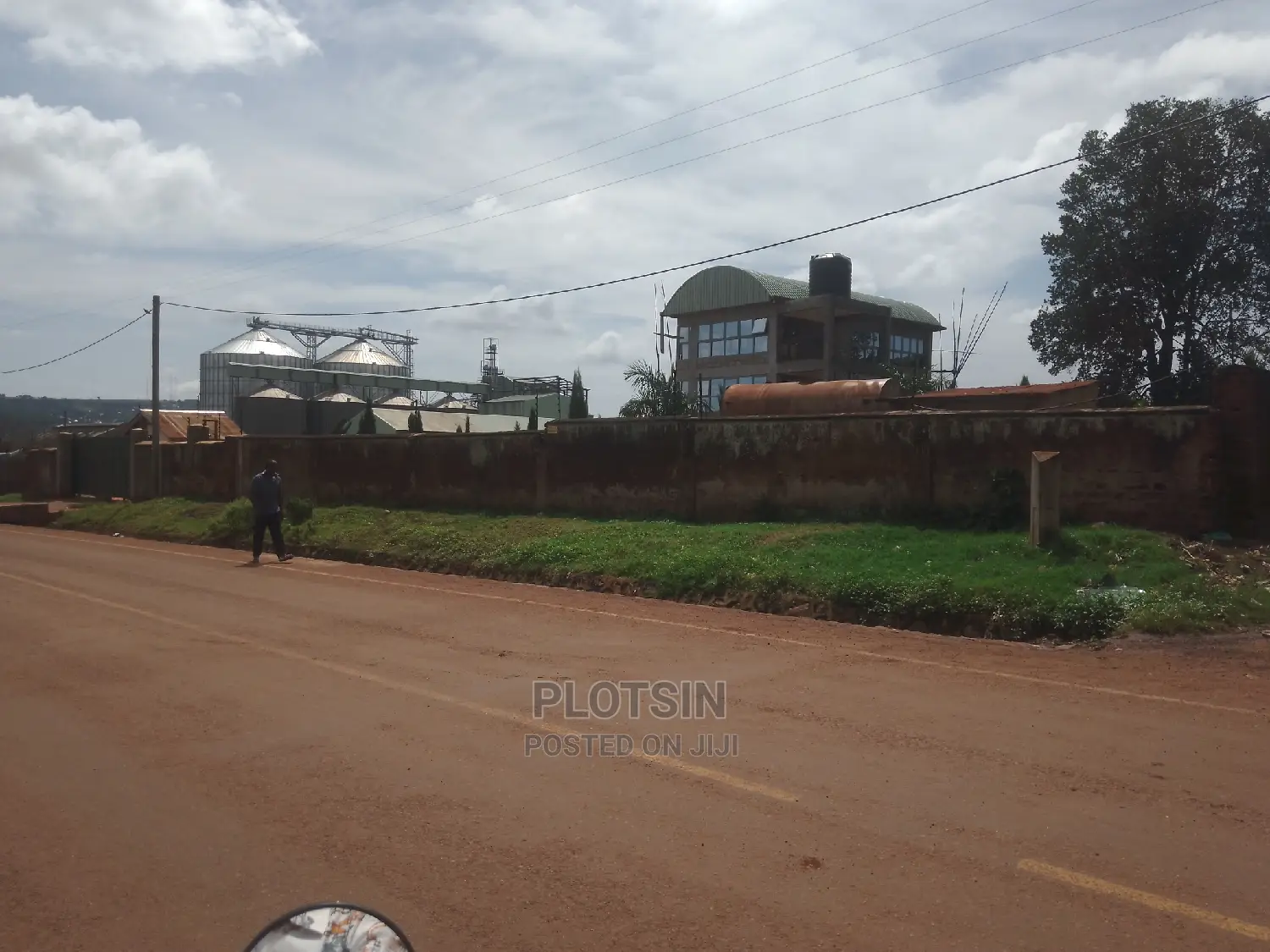 20x82ft Plot Namulesa Trading Centre,Opposite Busoga Growers