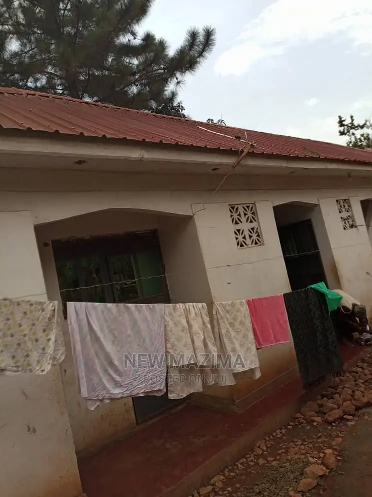 4bdrm House in Salaama Kabuma Zone, Central Division for Sale